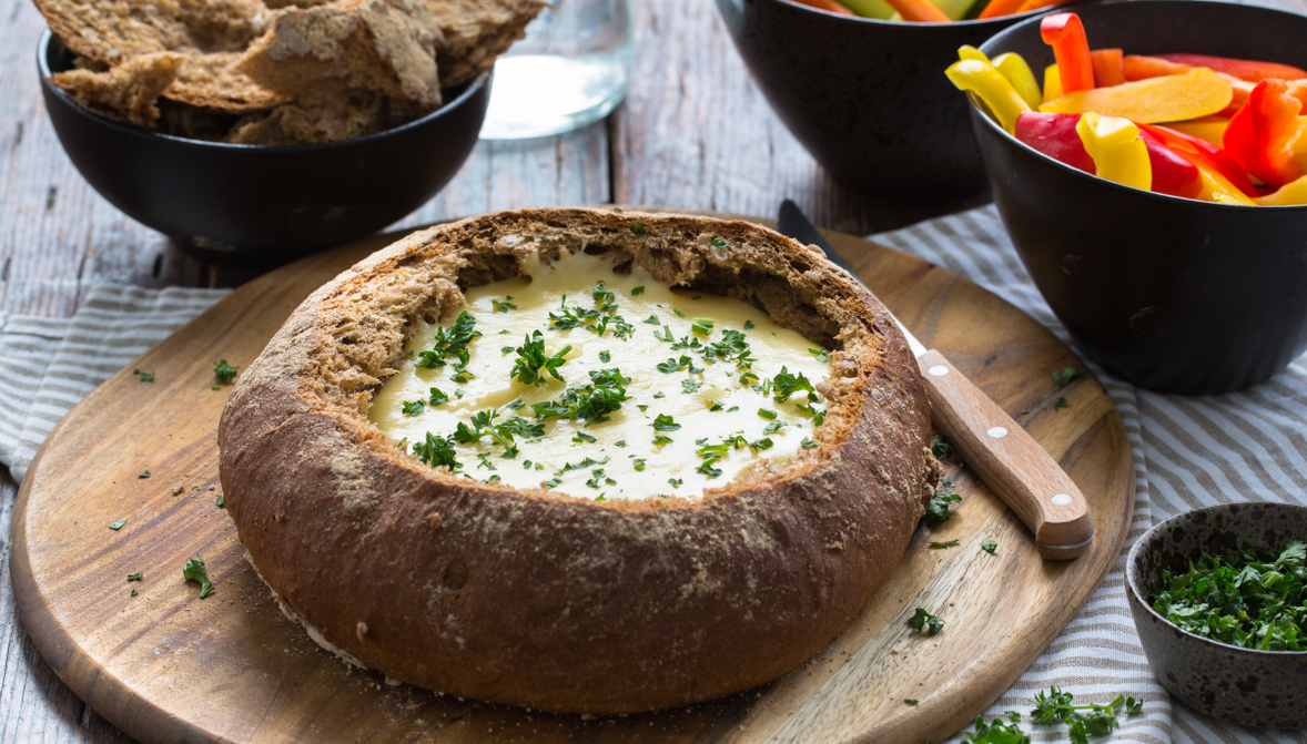 Kaasfondue in brood