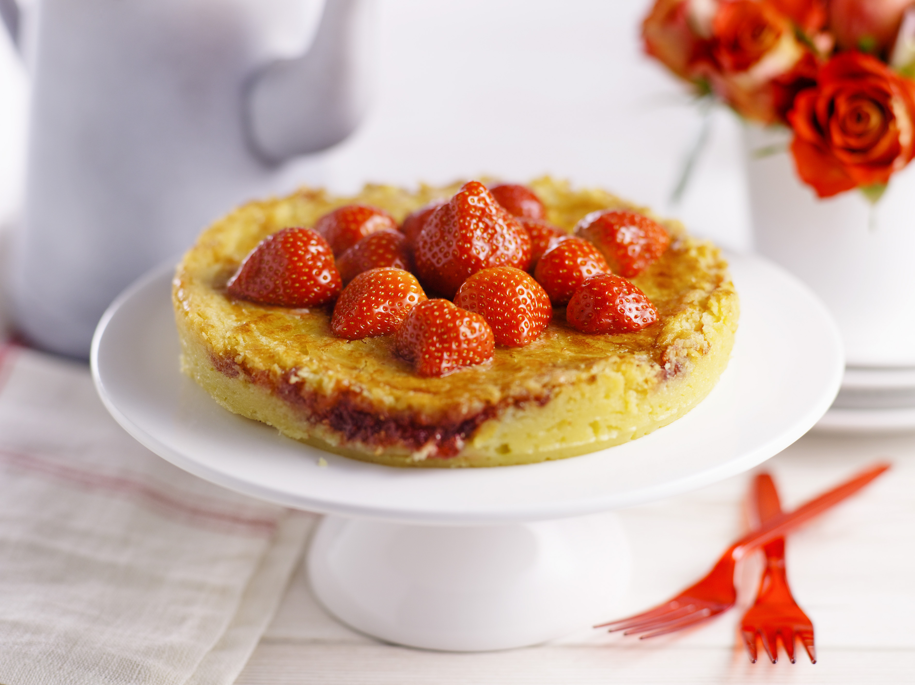 Boterkoek Met Aardbeien - Recept - Koopmans.com